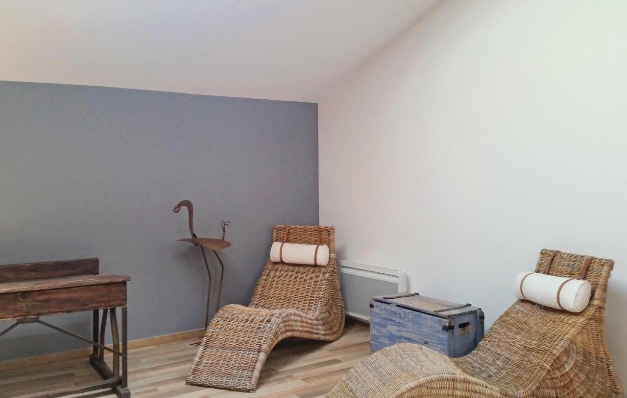 2 Bedroom Amazing Home In Нарбонна Экстерьер фото